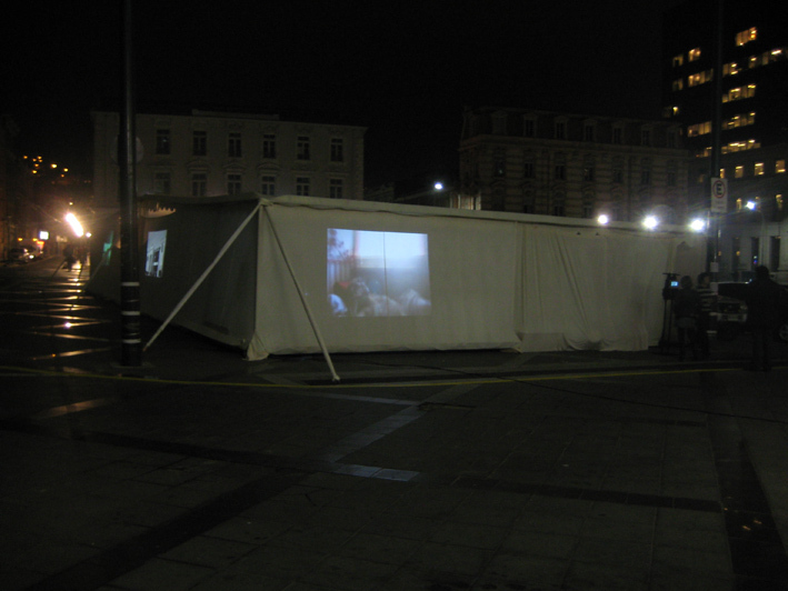 Primera Bienal de Videoarte, Plaza Sotomayor, Valparaíso. Curatoría de Menru Silva. Octubre de 2008.